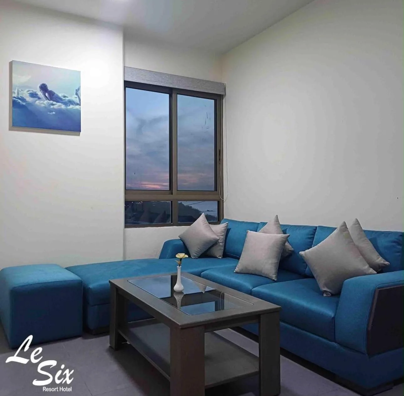 Sitting area in a suite